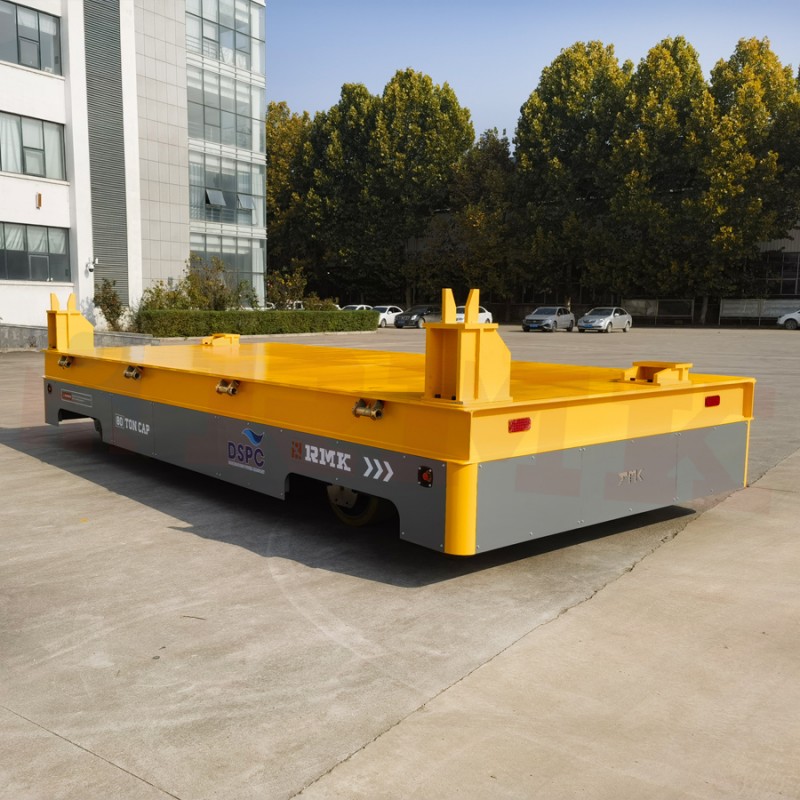 80 ton materiálov prenáša vozíky