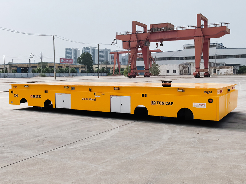 Nádrže na skladovanie ropy, ktoré manipulujú s ťažkým elektrickým vozíkom